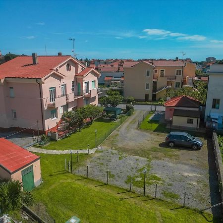 Casa Vacanze Ferrando Pietra Ligure Bagian luar foto