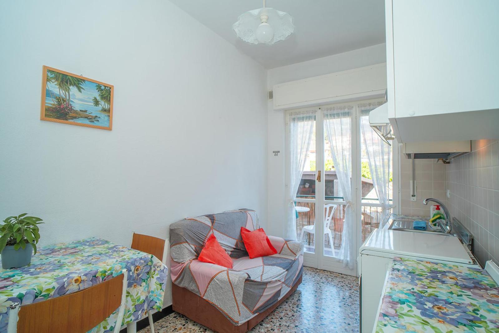 Casa Vacanze Ferrando Pietra Ligure Bagian luar foto